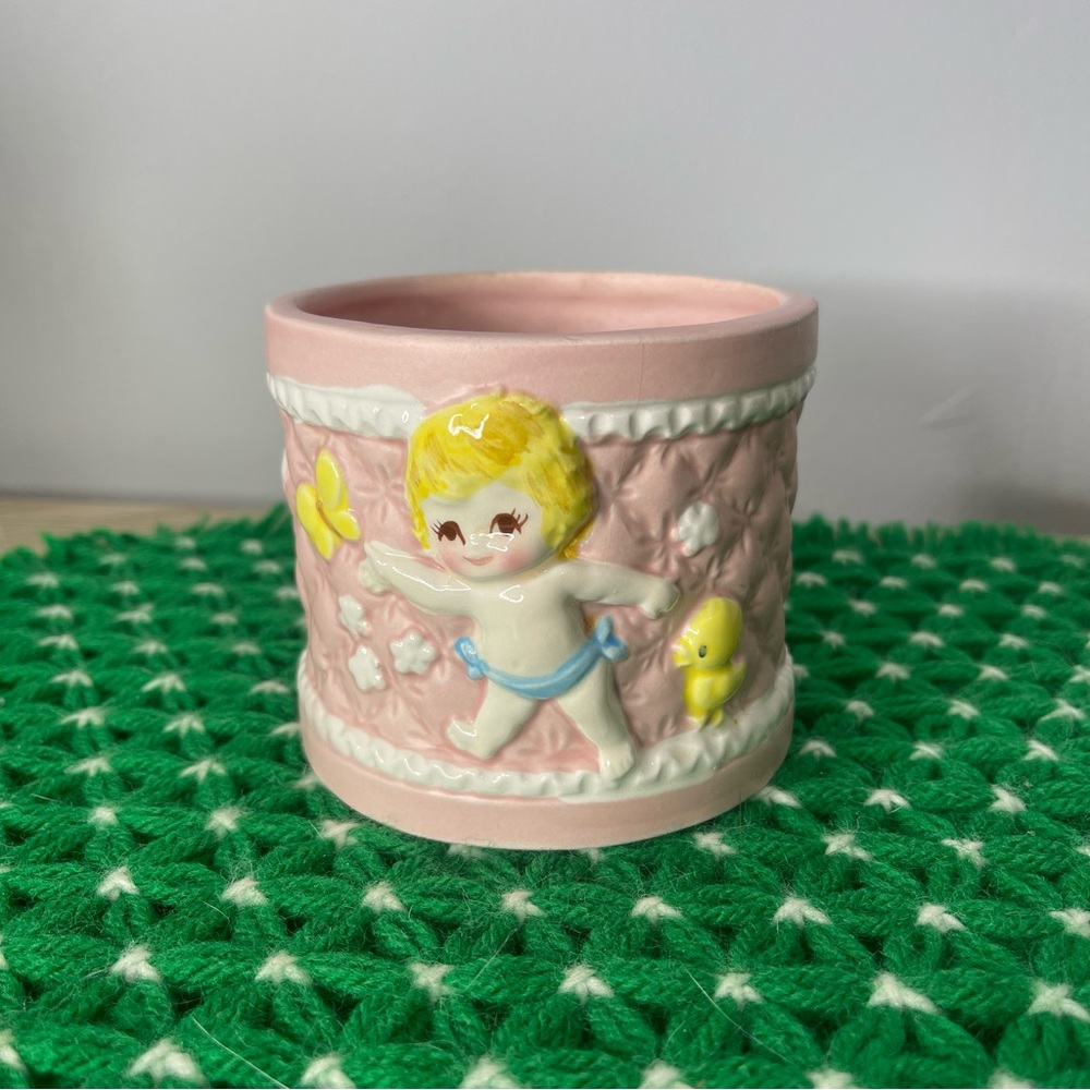 Kitsch baby nursery ceramic container